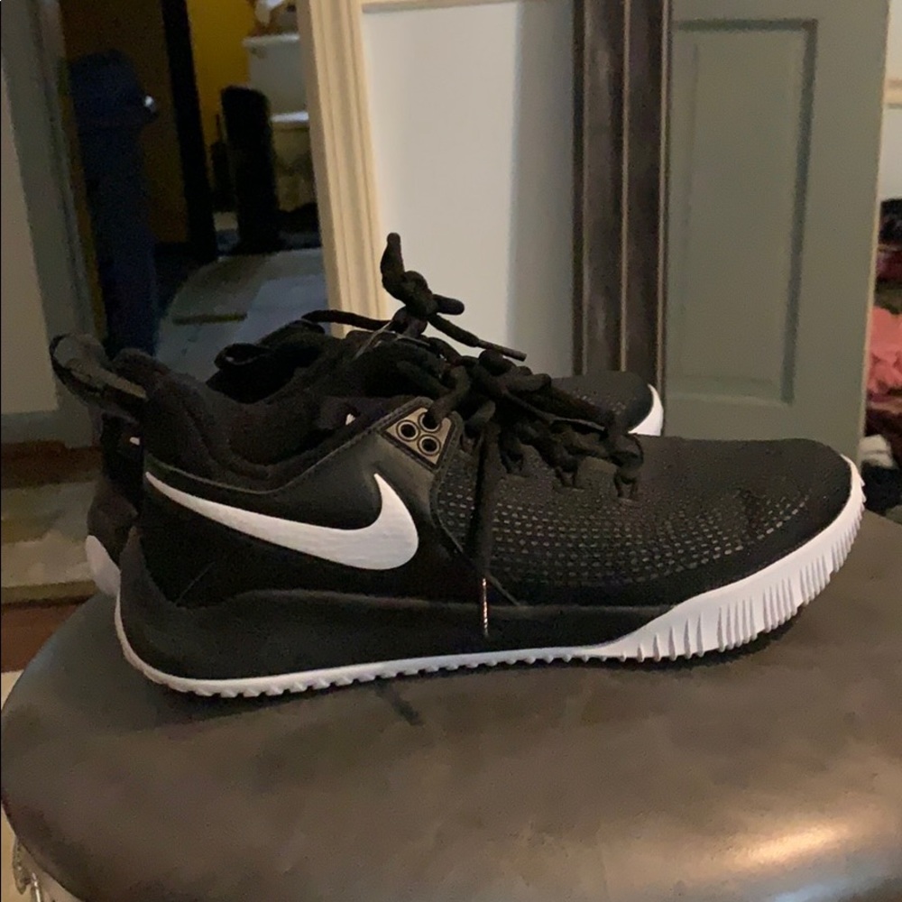 Women’s volleyball shoes